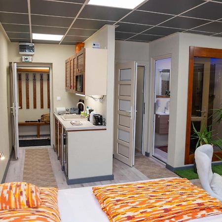 E 14 Aparthotel Berekfürdő Bagian luar foto