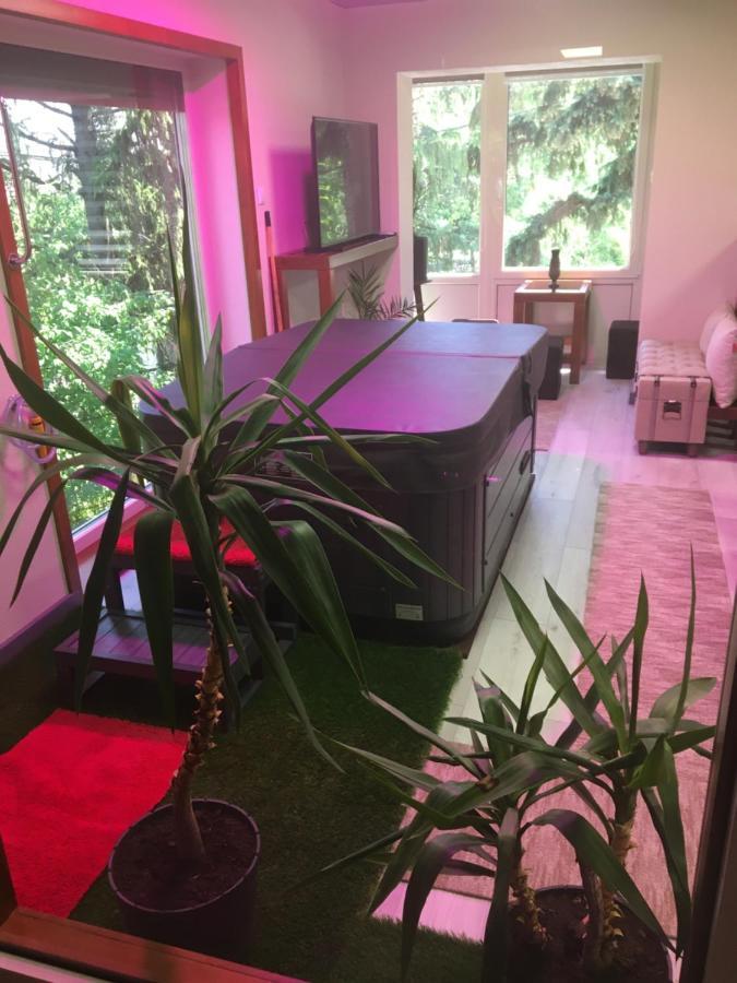 E 14 Aparthotel Berekfürdő Bagian luar foto