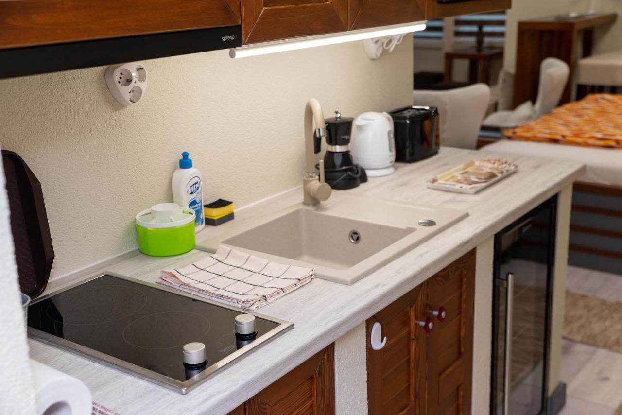 E 14 Aparthotel Berekfürdő Bagian luar foto