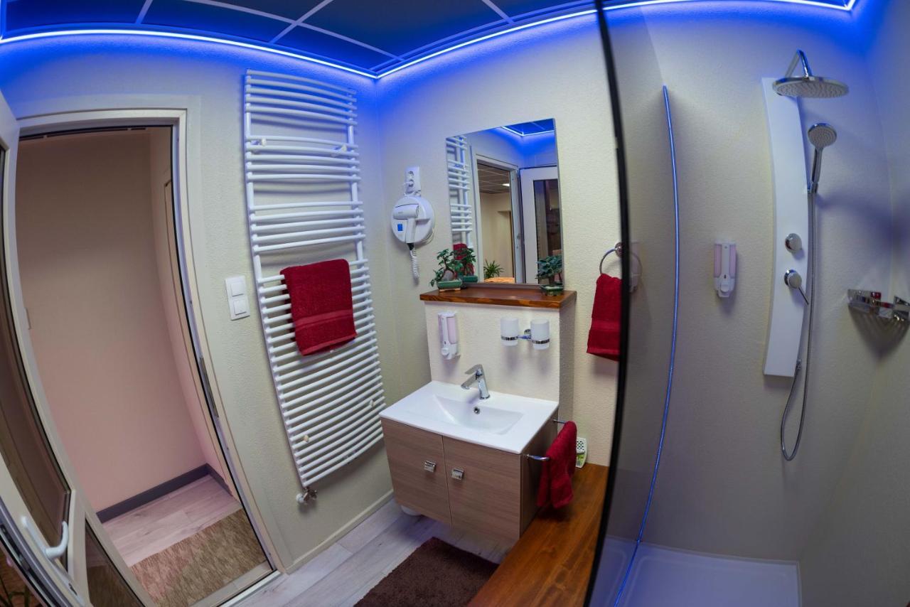 E 14 Aparthotel Berekfürdő Bagian luar foto