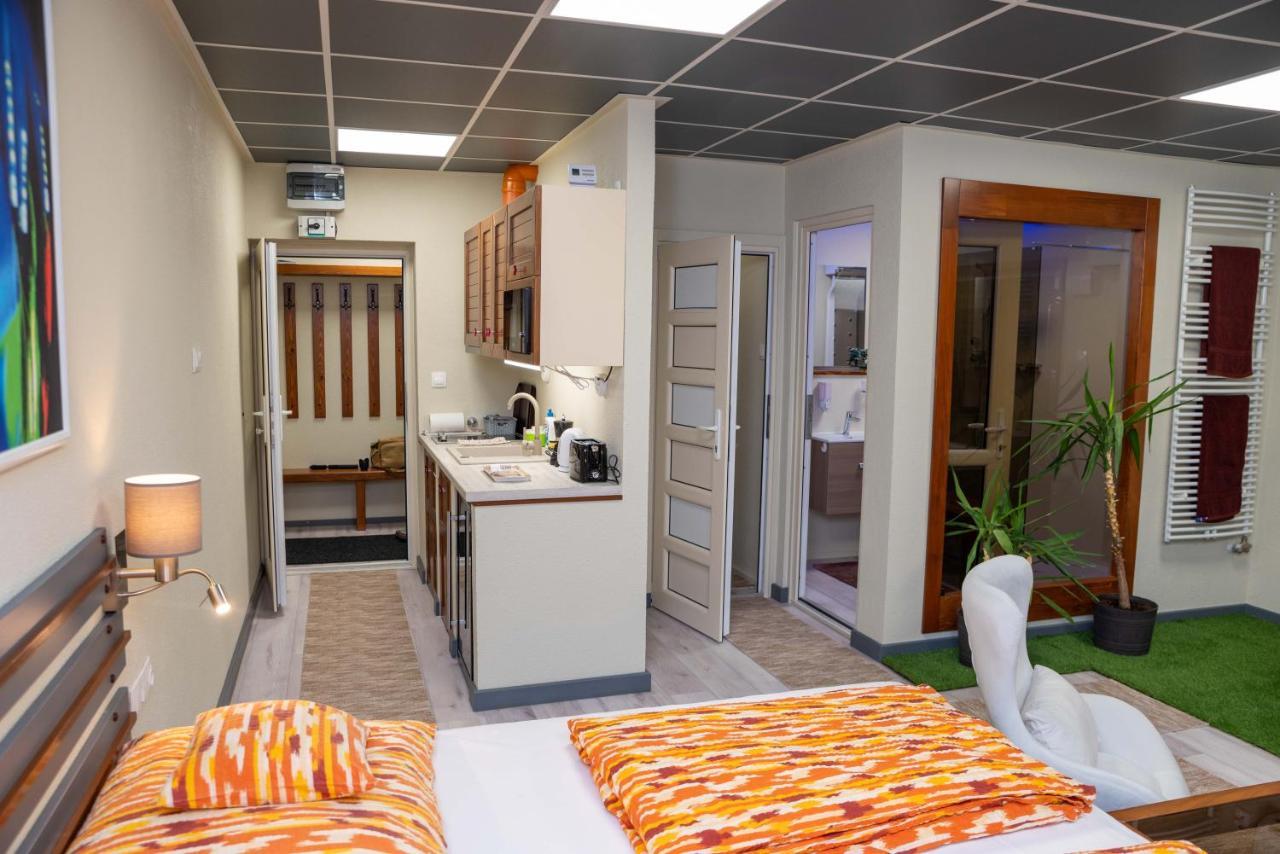 E 14 Aparthotel Berekfürdő Bagian luar foto