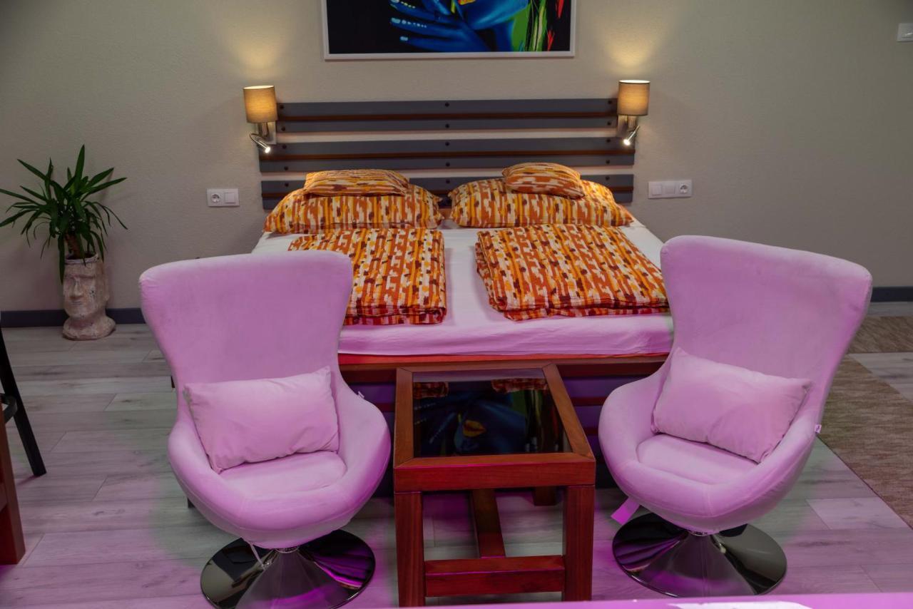 E 14 Aparthotel Berekfürdő Bagian luar foto